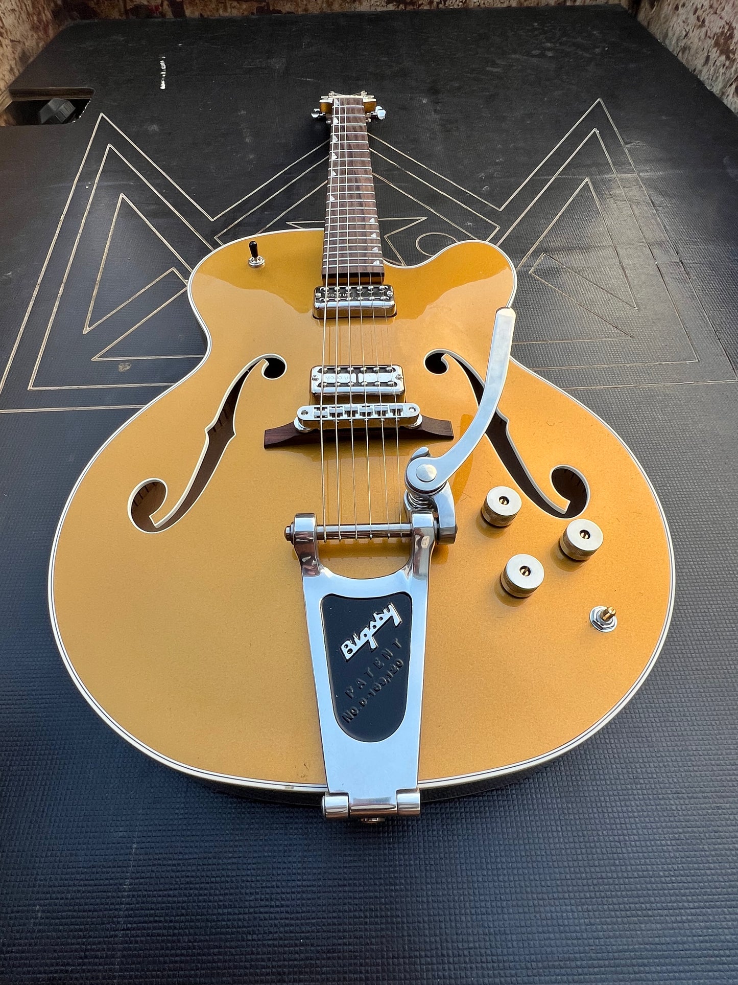 Vintage Gold Batavia Electric Guitar