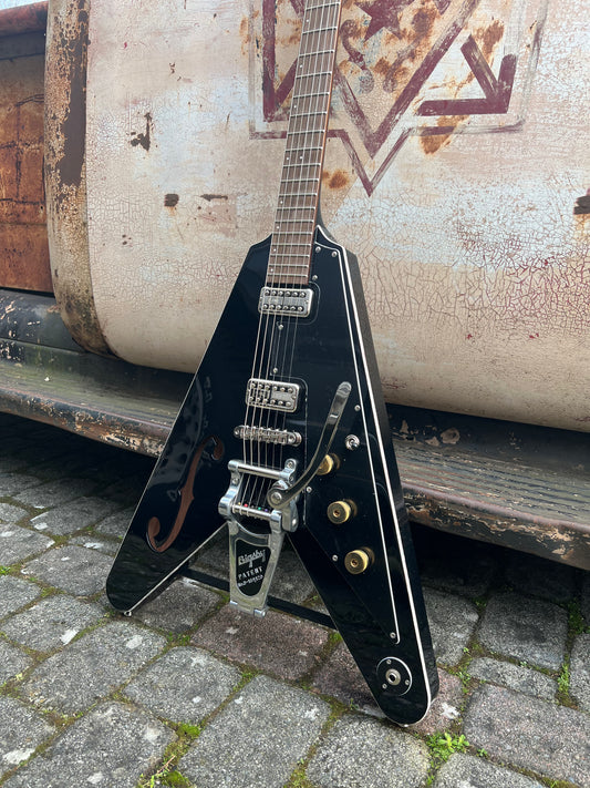 Black Hollow Vee